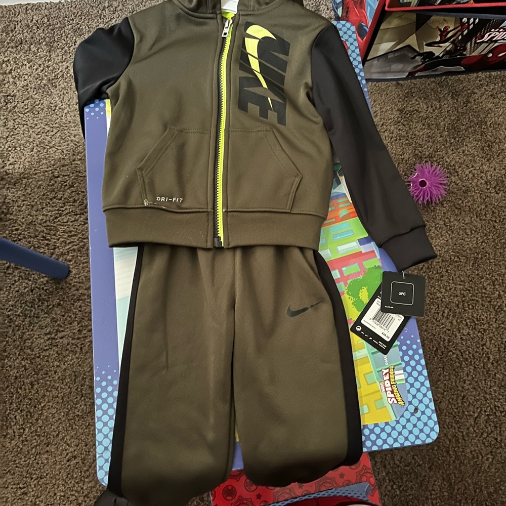 toddler nike jogger set